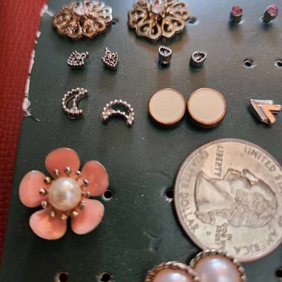 Over 20 NEW Pairs of Nickle Free / Hypoallergenic Earrings Nature, Flowers, Moon - Picture 7 of 14